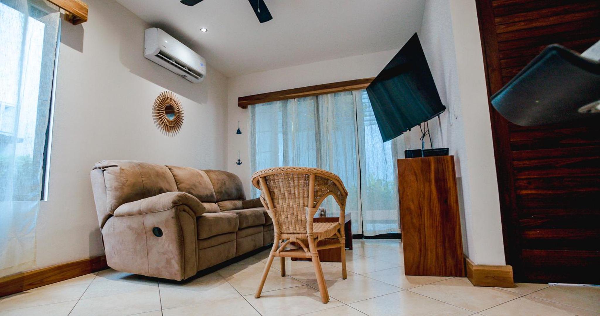 Full condo in Tamarindo, CR