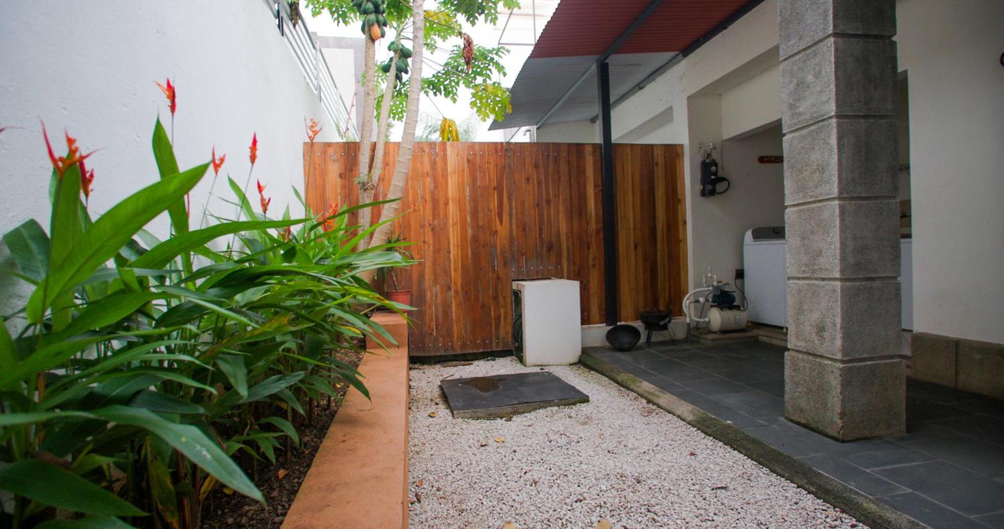 Full condo in Tamarindo, CR