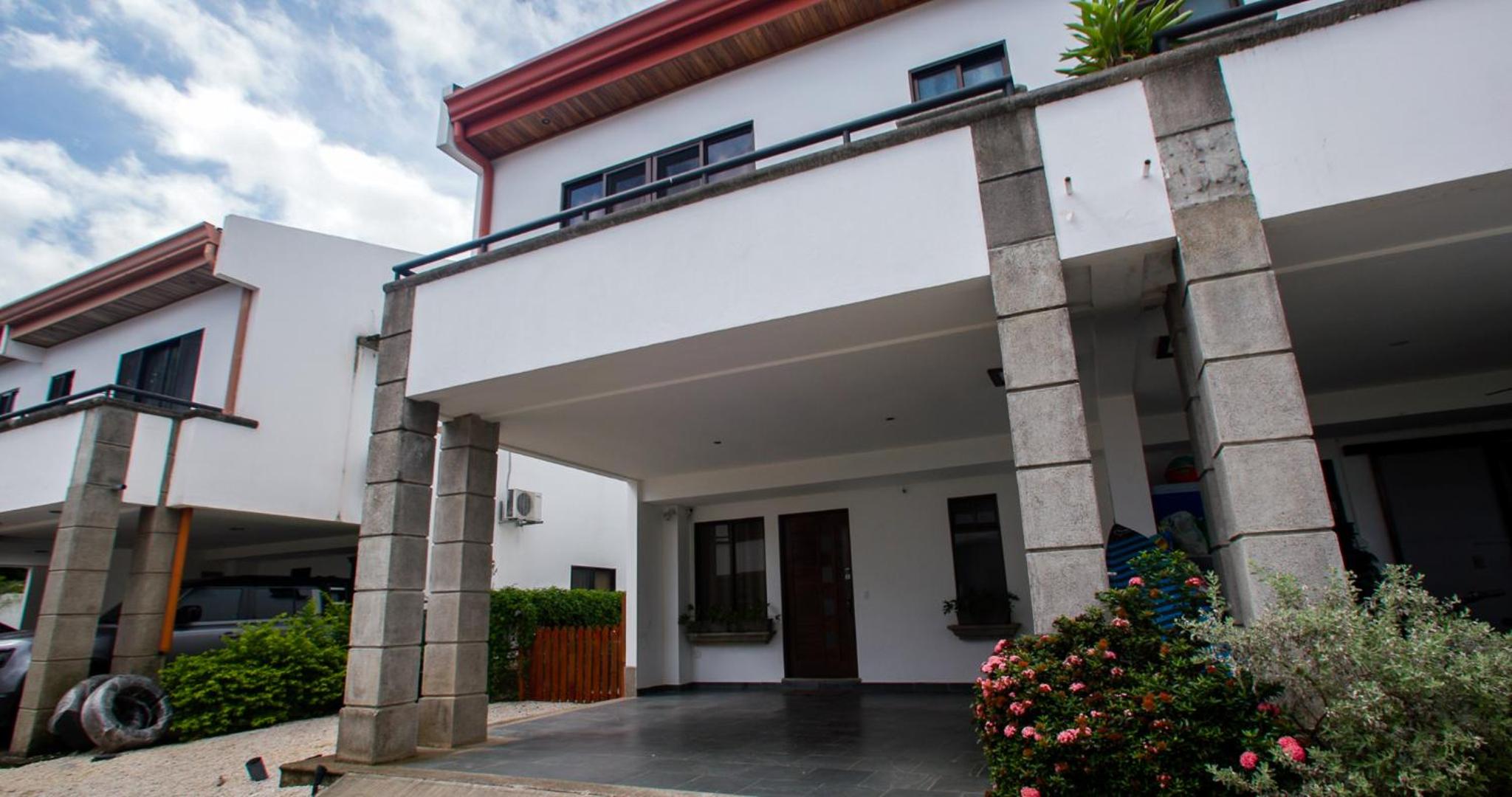 Full condo in Tamarindo, CR