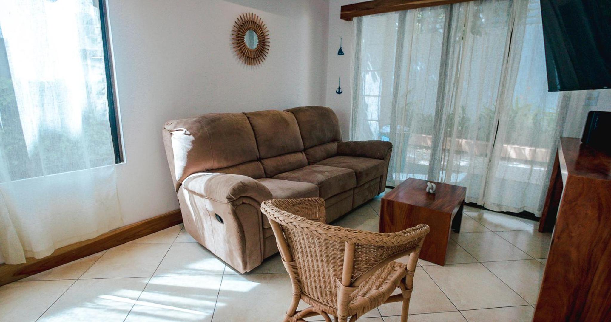 Full condo in Tamarindo, CR
