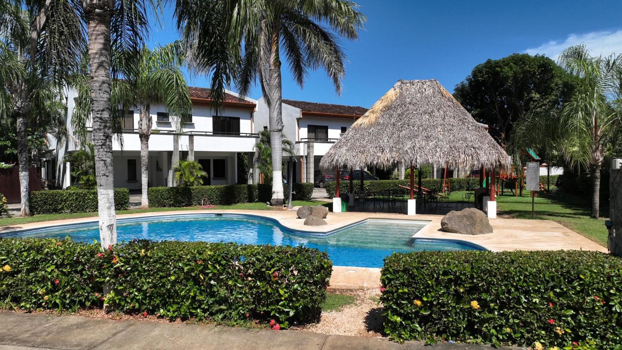 Full condo in Tamarindo, CR