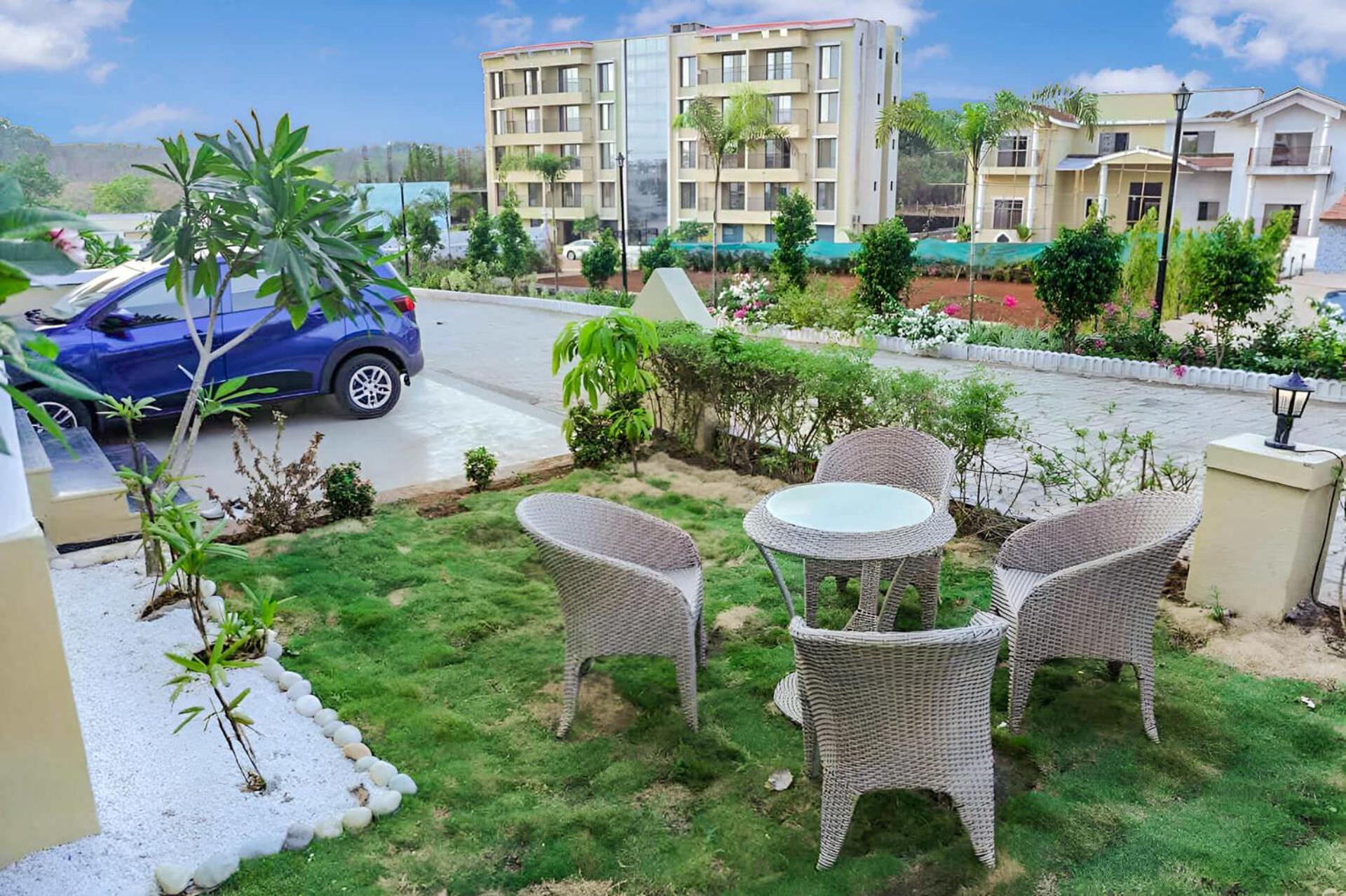 3BHK with pool - Sunset Palazzo by Universe Villas