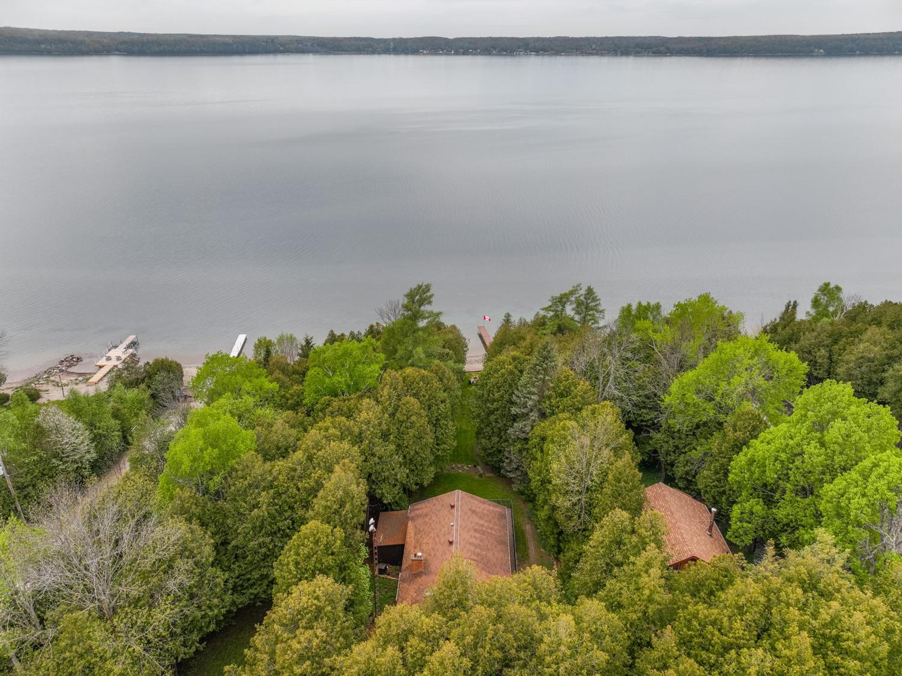 TGIF - Serene Waterfront Retreat