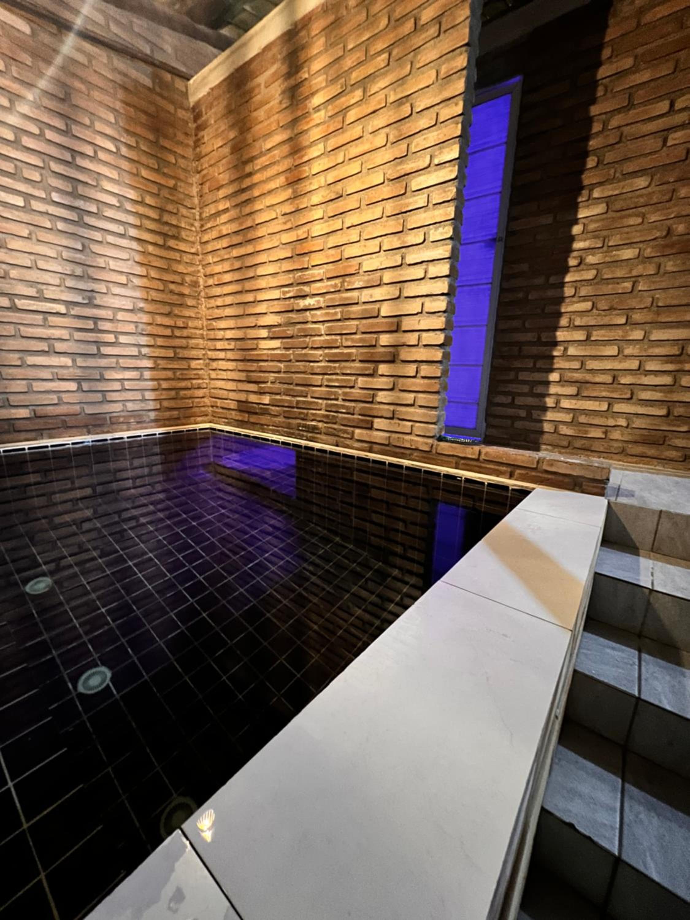Ocean front privacy and comfort!
