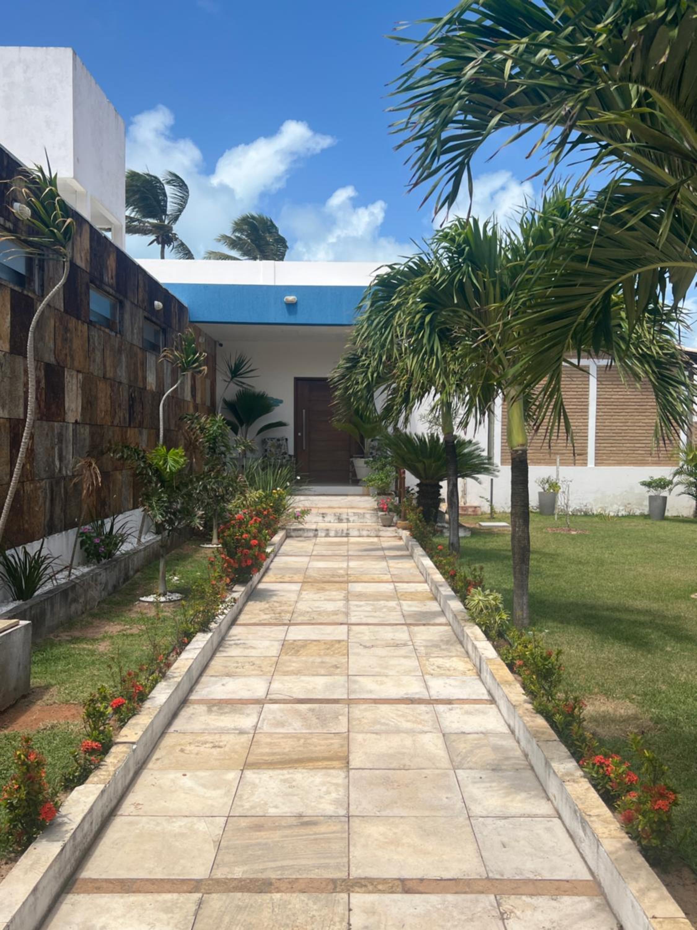 Ocean front privacy and comfort!