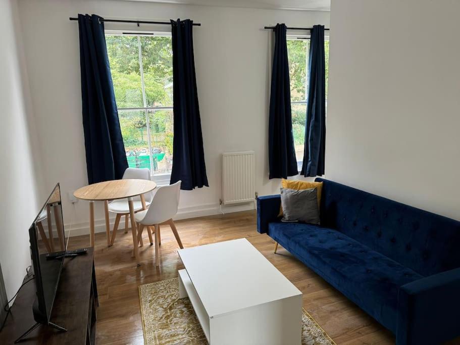 Stunning 1-bed flat by Hampstead Heath! — London