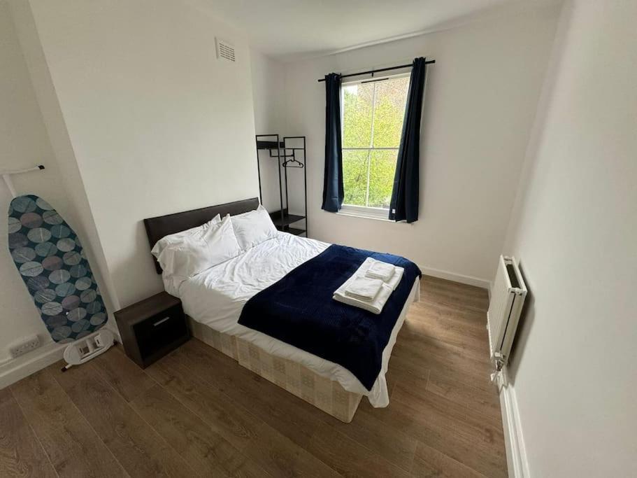 Stunning 1-bed flat by Hampstead Heath! photo 5