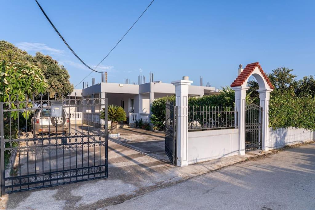 Large Cozy House near the sea - Kolimvari Village
