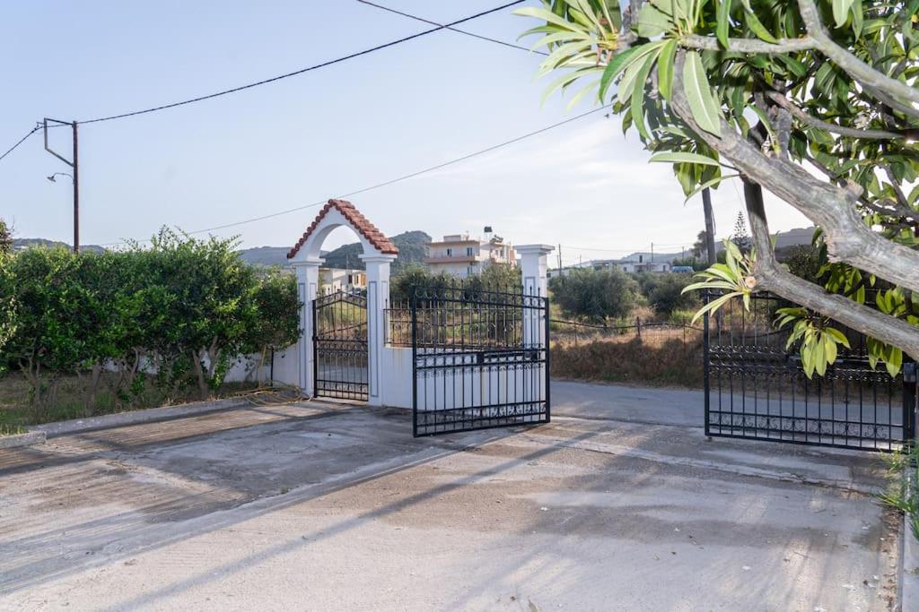 Large Cozy House near the sea - Kolimvari Village photo 4