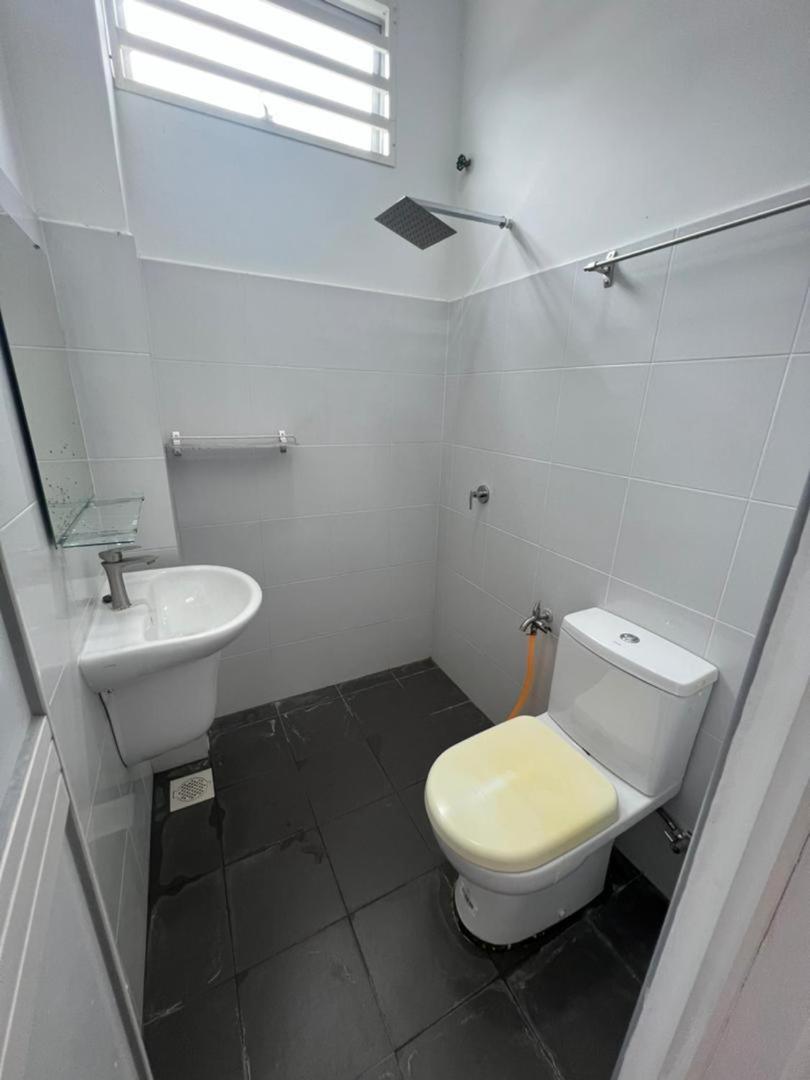Bukan Cinta Biasa Home 3 bilik aircond, dua ruang tamu aircond dan free wifi 500 meter dari Hospital Sultanah Bahiyah Alor Setar photo 5