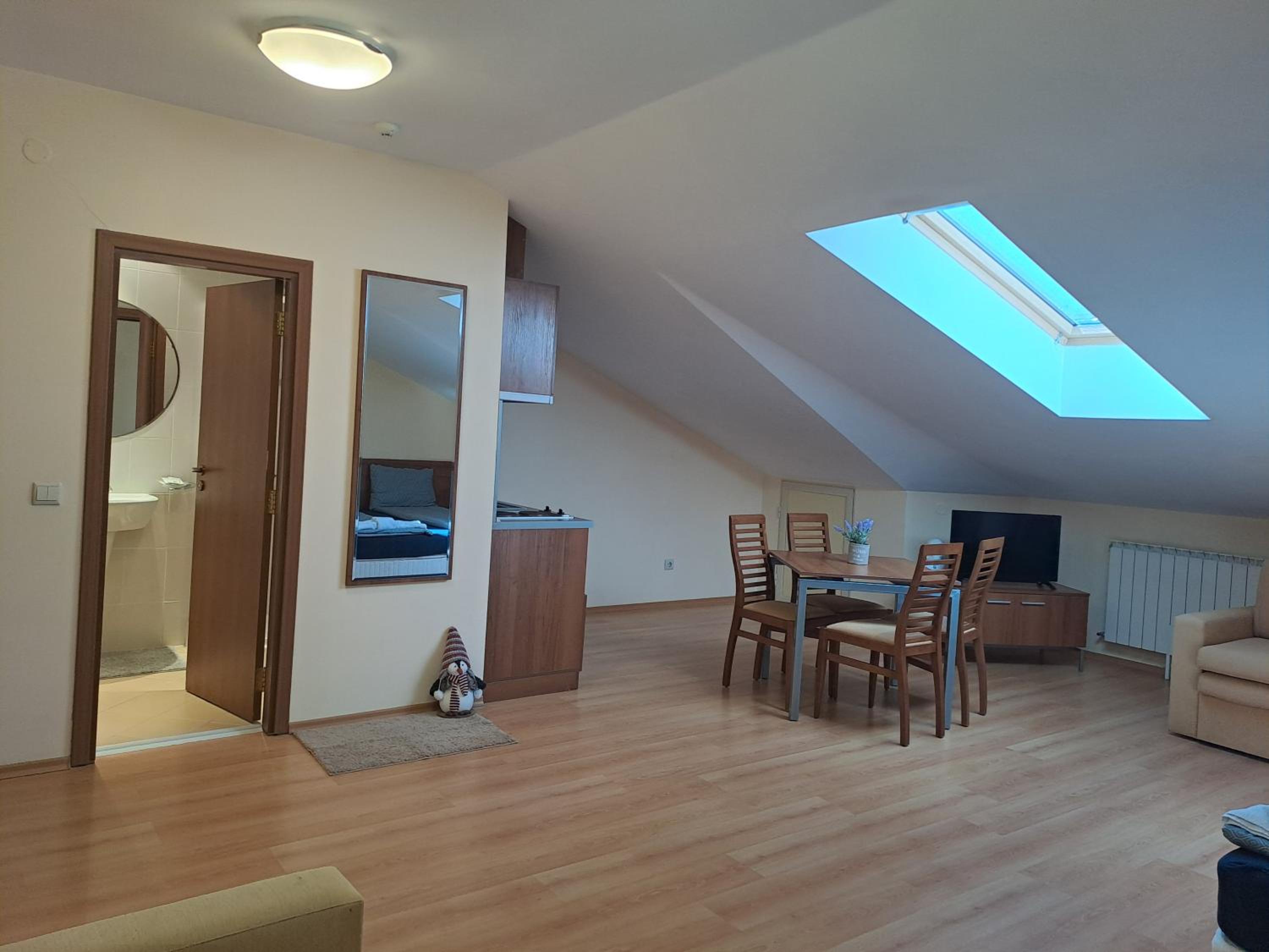 Family Studio 407, Villa park