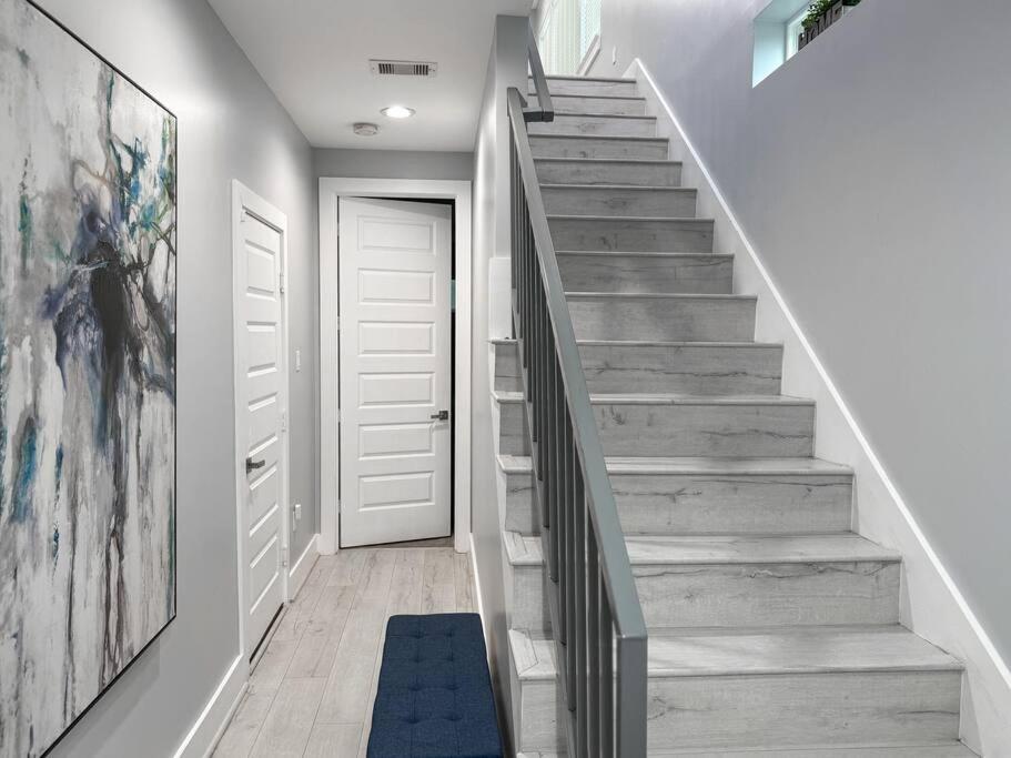 3-Story Downtown Houston Getaway