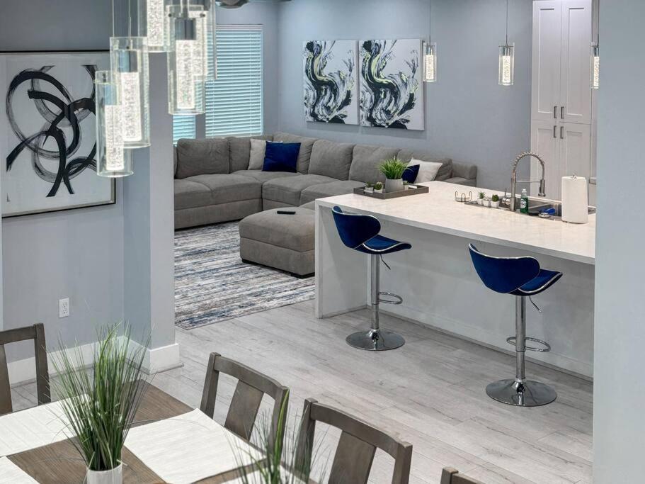3-Story Downtown Houston Getaway