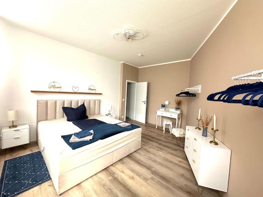 Classy City-Apartment - Netflix-Parkplatz-Balkon-Zentrum-BTU-Kaffeevollautomat