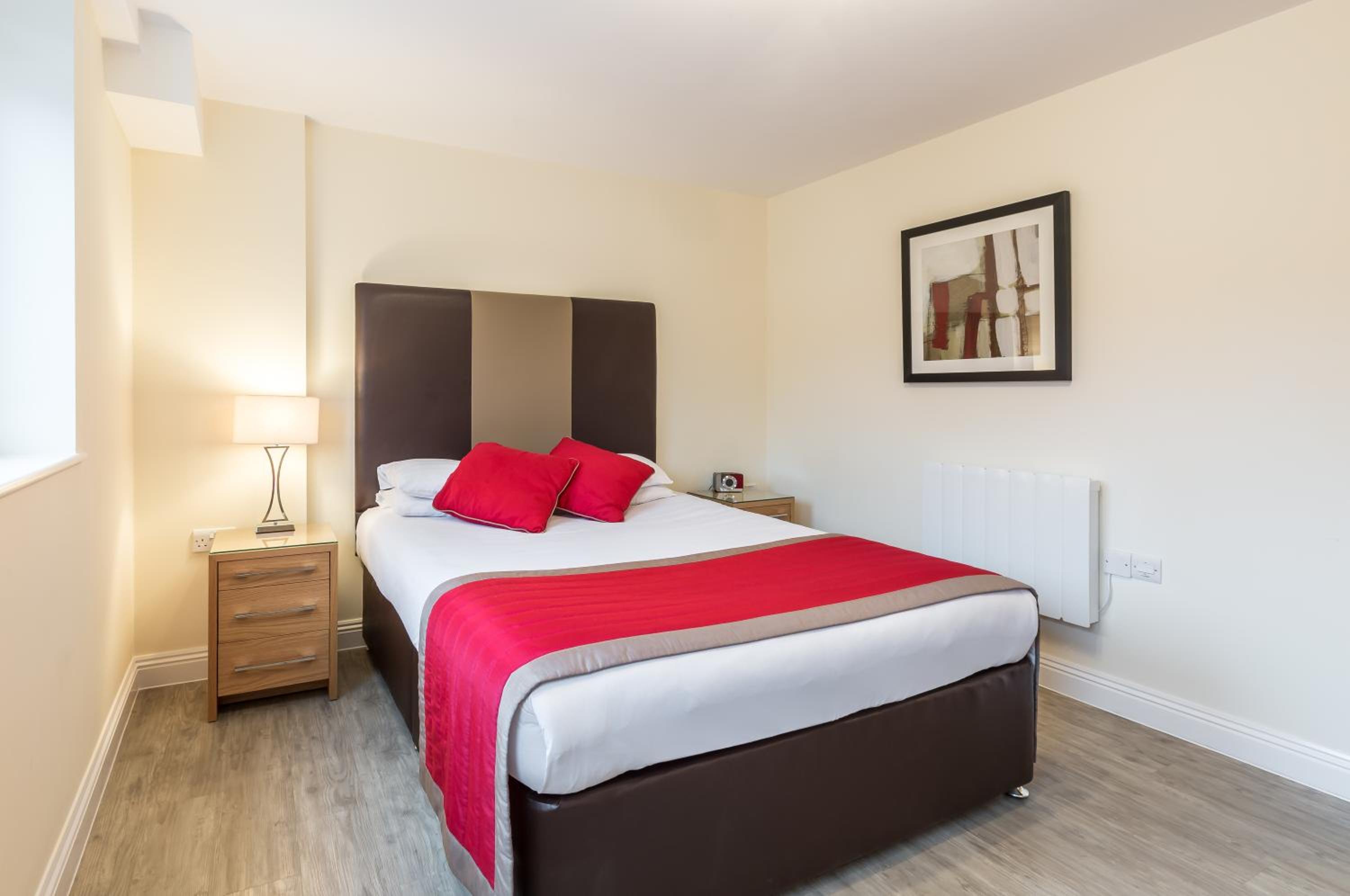 Basingstoke Vacations - House of Fisher - Central Point - Property Image 13