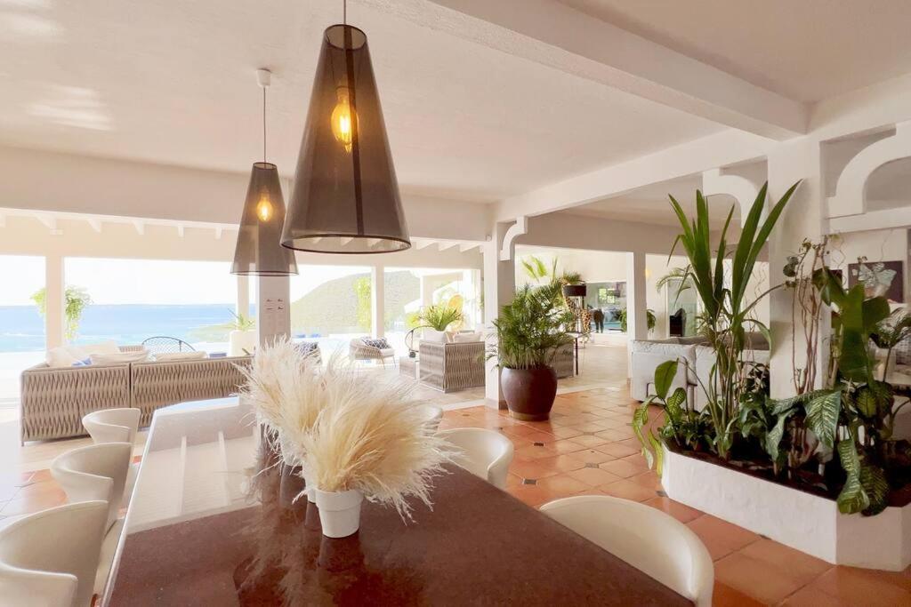 Luxurious 7-Bedroom Villa with magnificent view