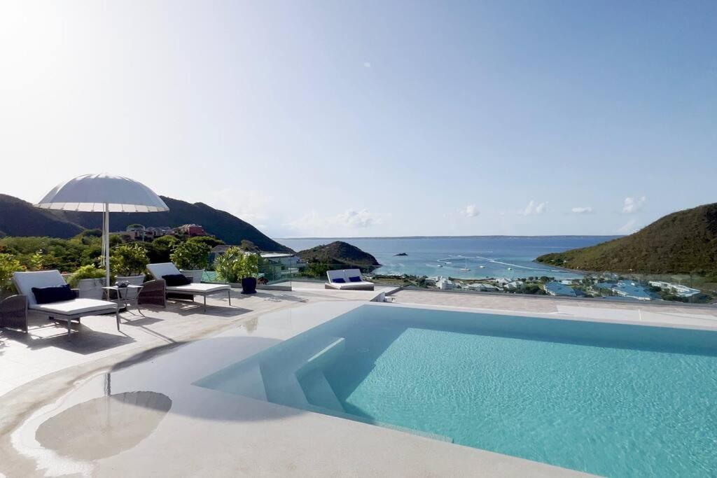 Luxurious 7-Bedroom Villa with magnificent view