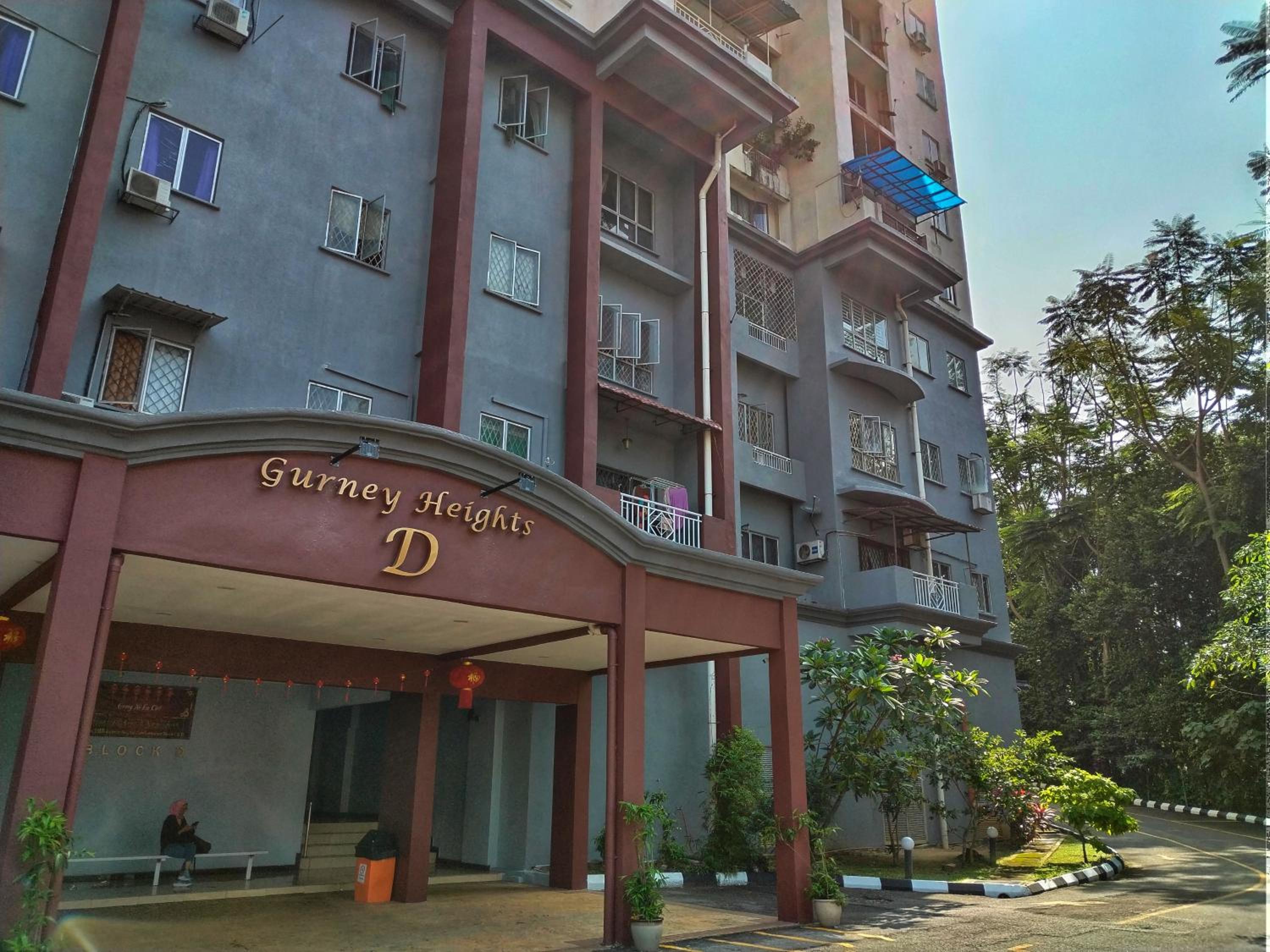 Homestay Spacious Condo Gurney Heights 5min to KLCC
