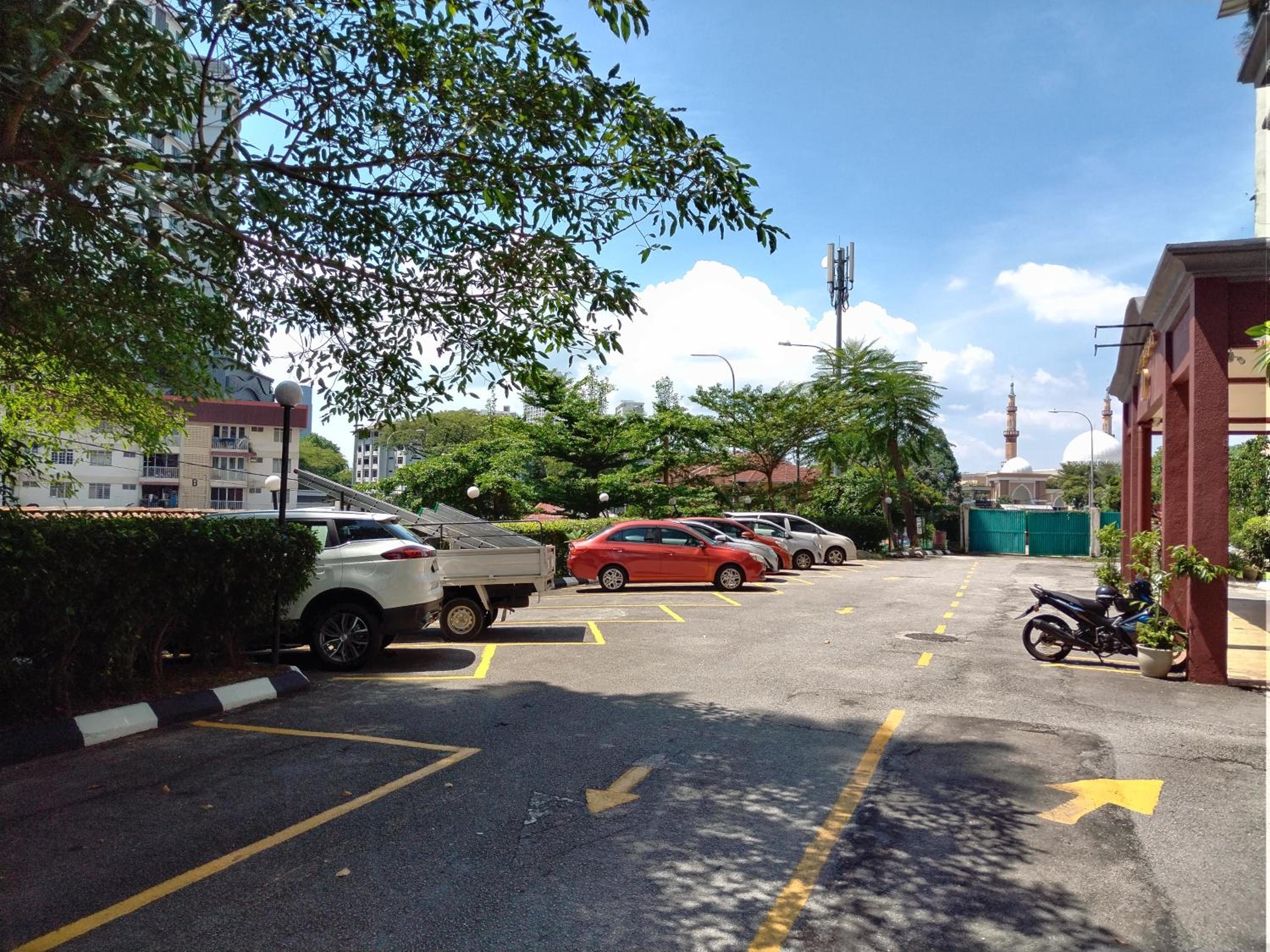 Homestay Spacious Condo Gurney Heights 5min to KLCC
