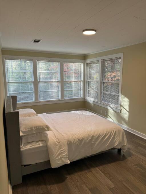 Creekside Cabin - 5 Mins from LA TECH and Sports Complex view 2