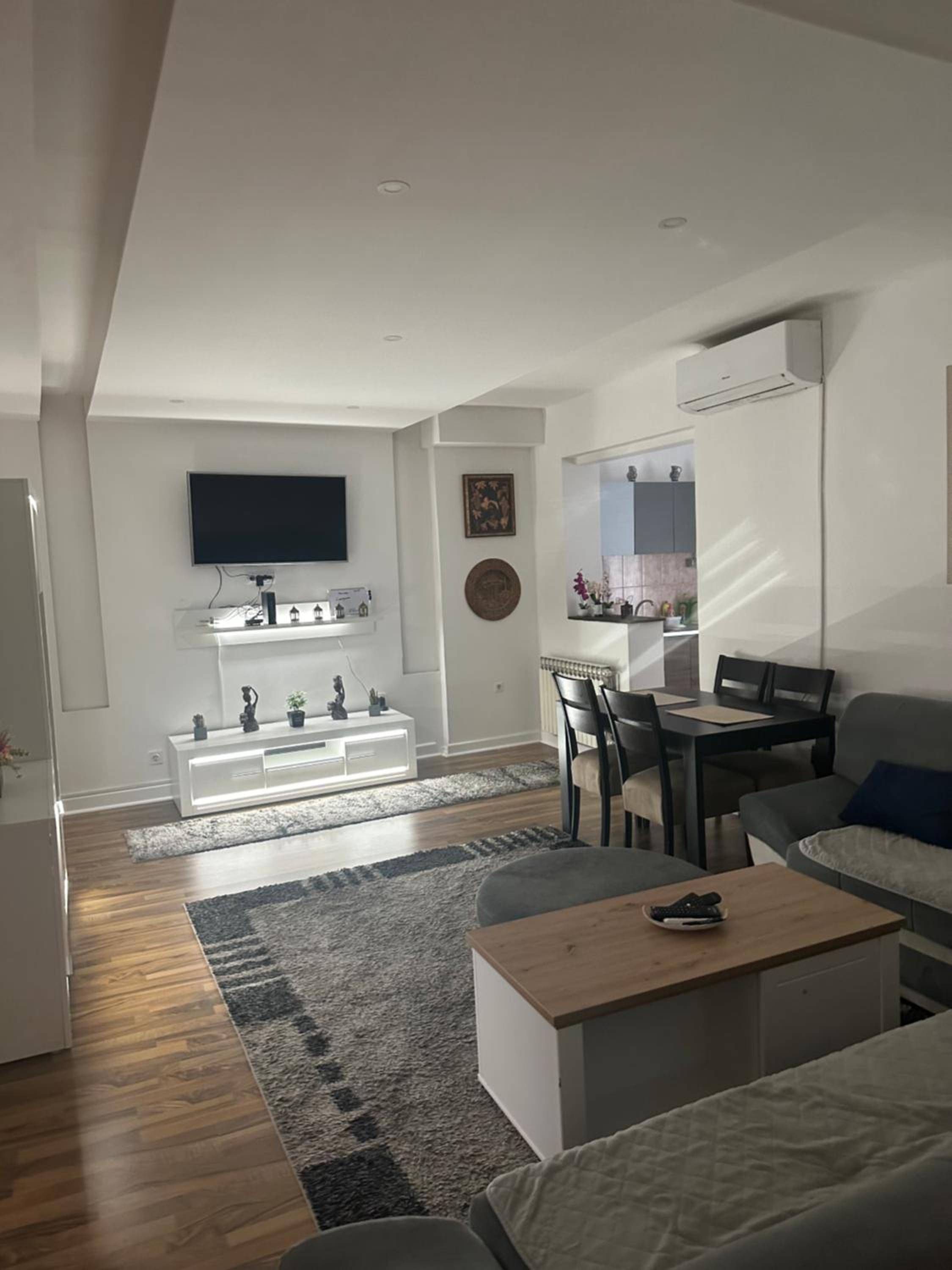 Elma Apartments