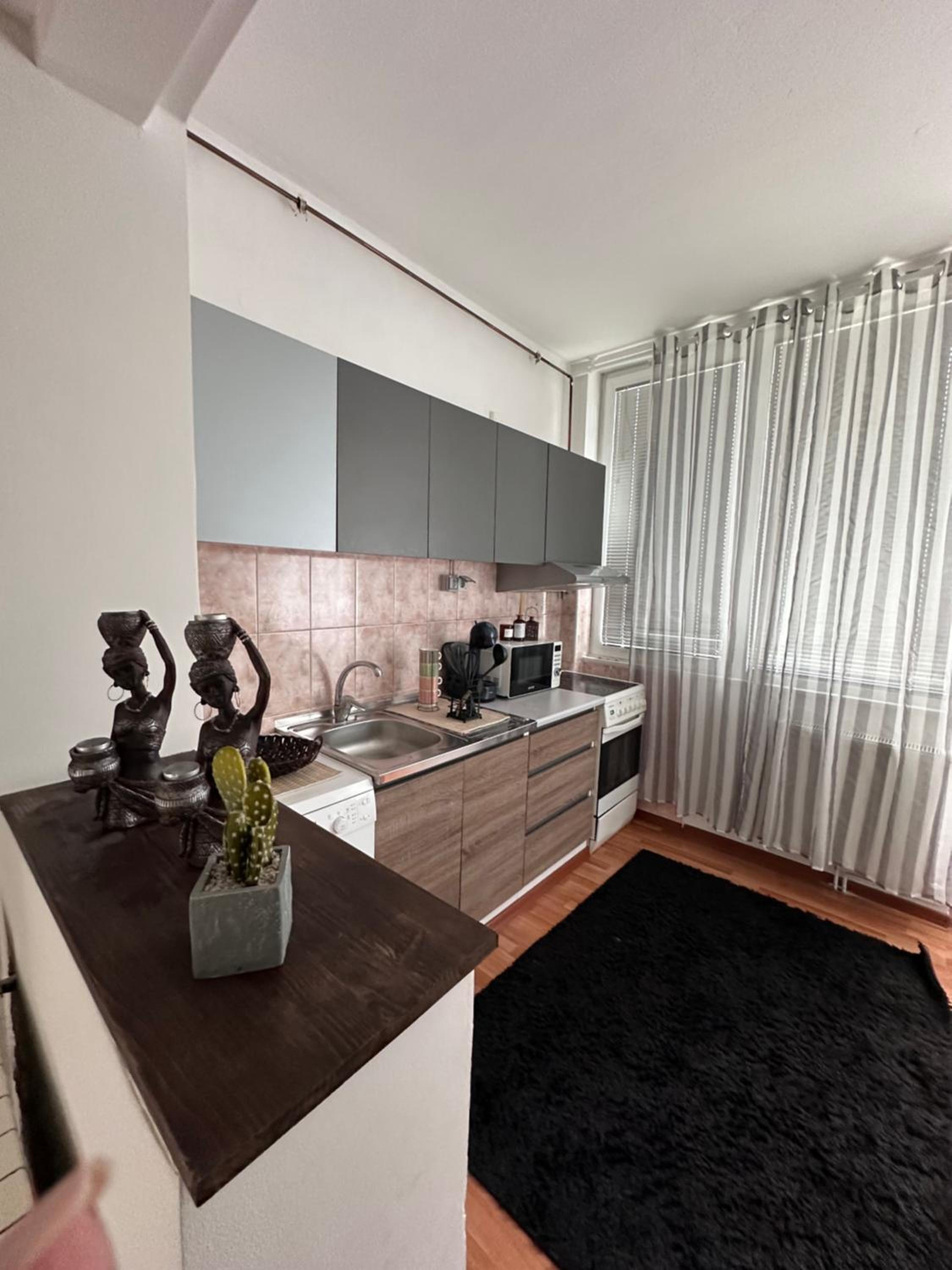 Elma Apartments