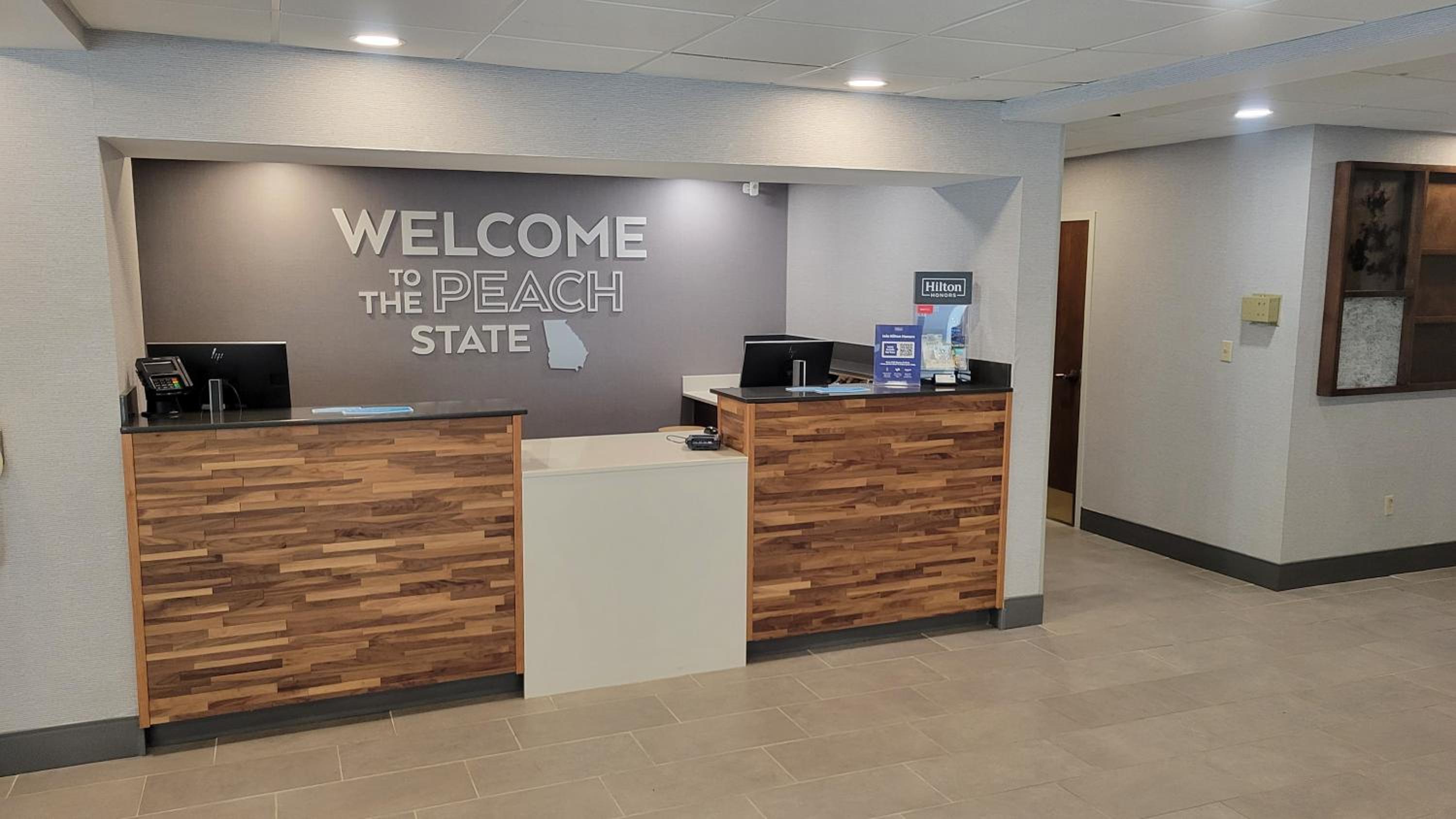 Commerce Vacations - Hampton Inn Commerce - Property Image 15