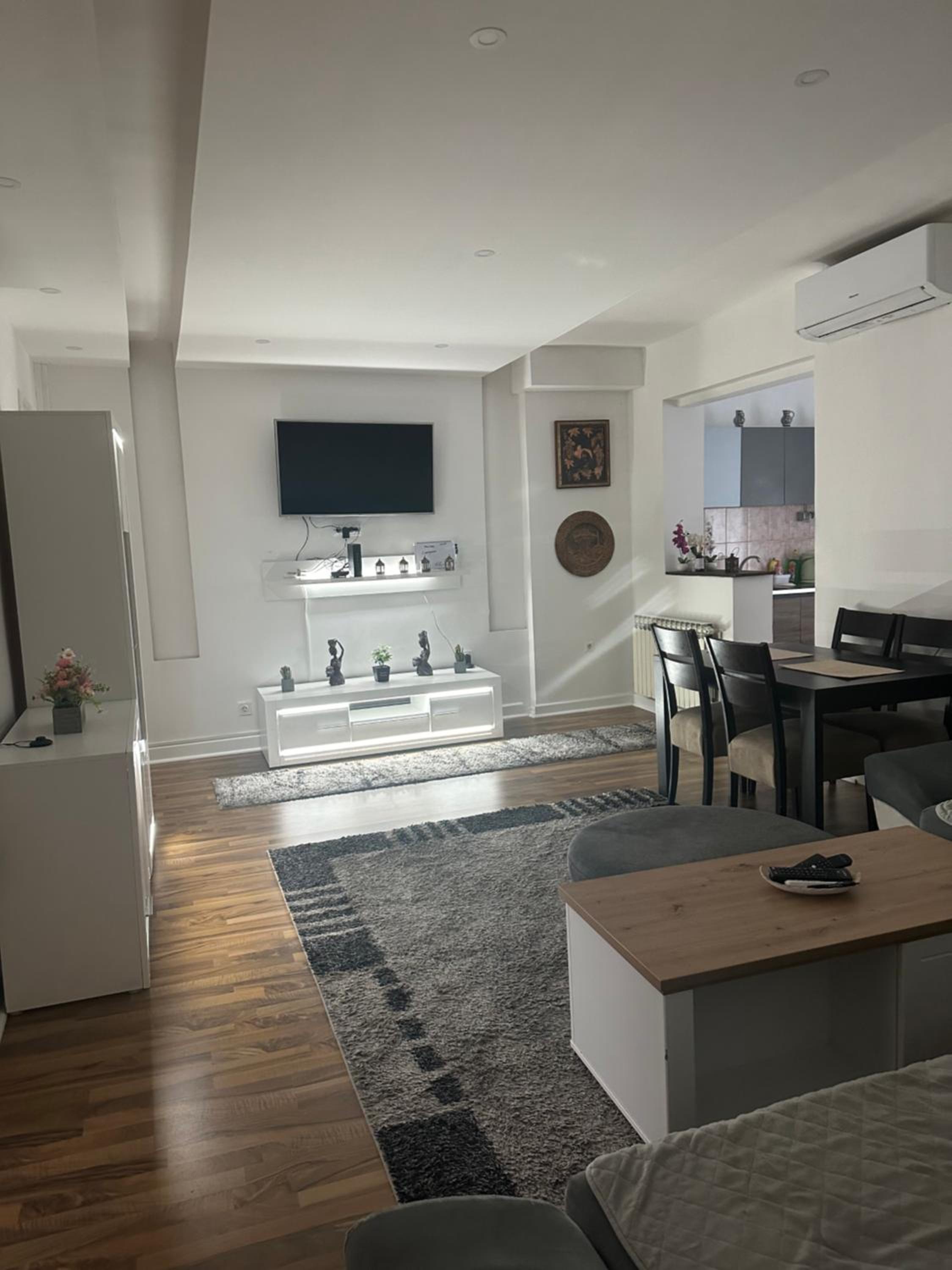 Elma Apartments