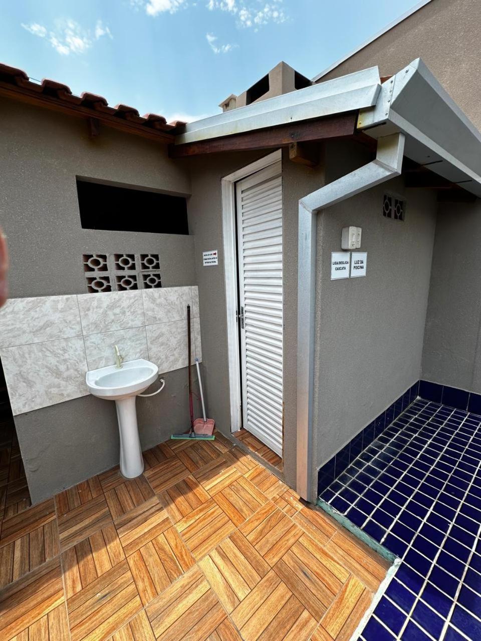 Casa grande com Piscina e Churrasqueira