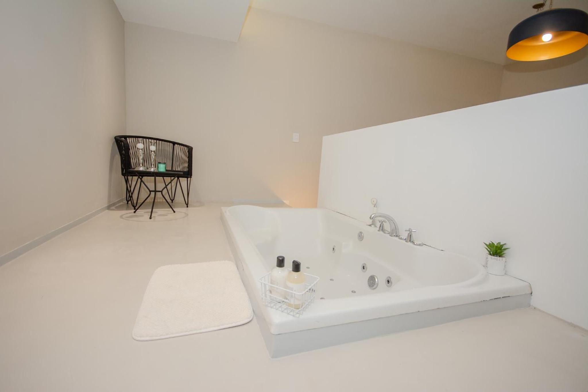 Amplio Studio con Jacuzzi privado - Recoleta