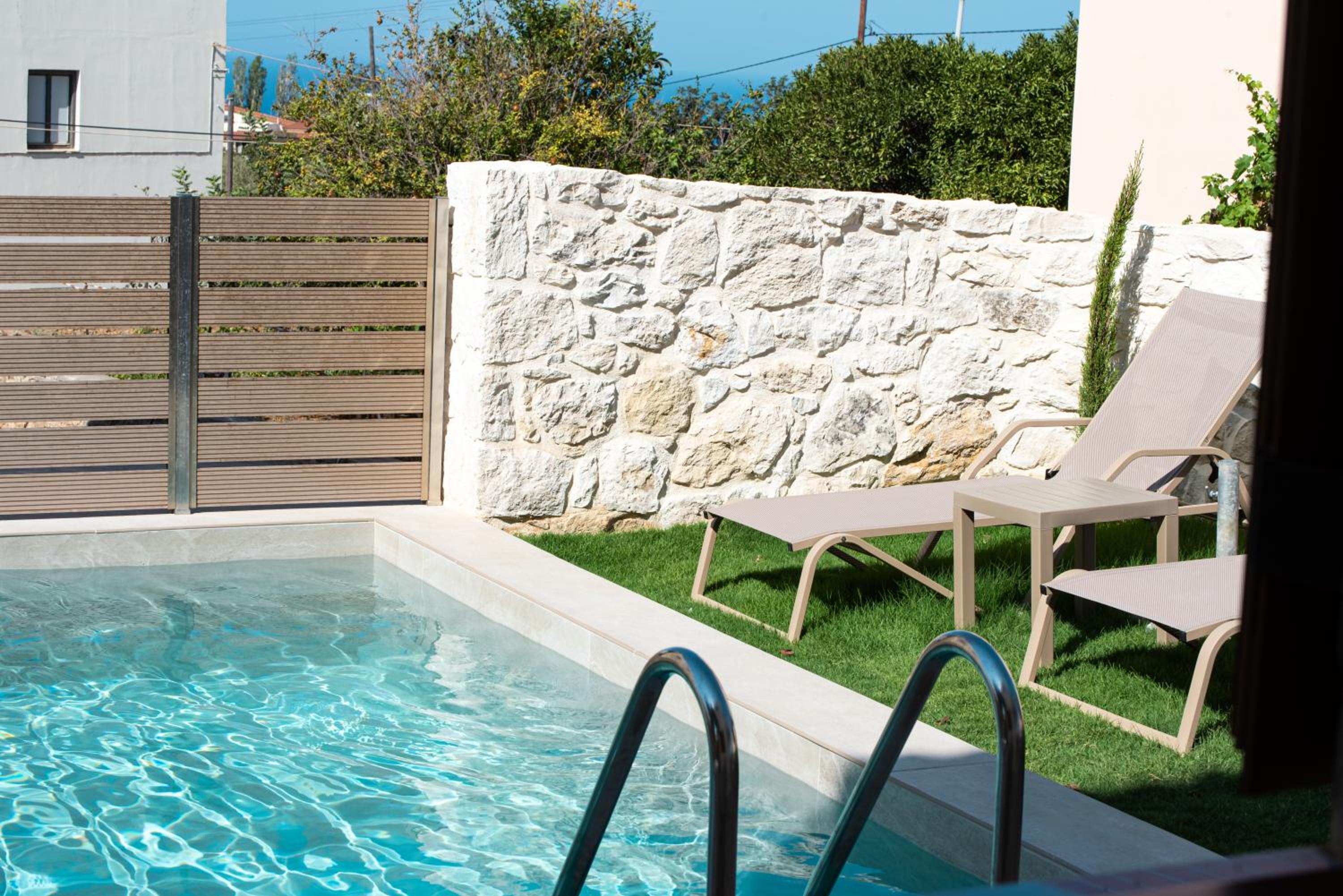 PROVILLAS - Ι, ΙΙ & ΙΙΙ - Luxury Villas with private pool near Retrymno