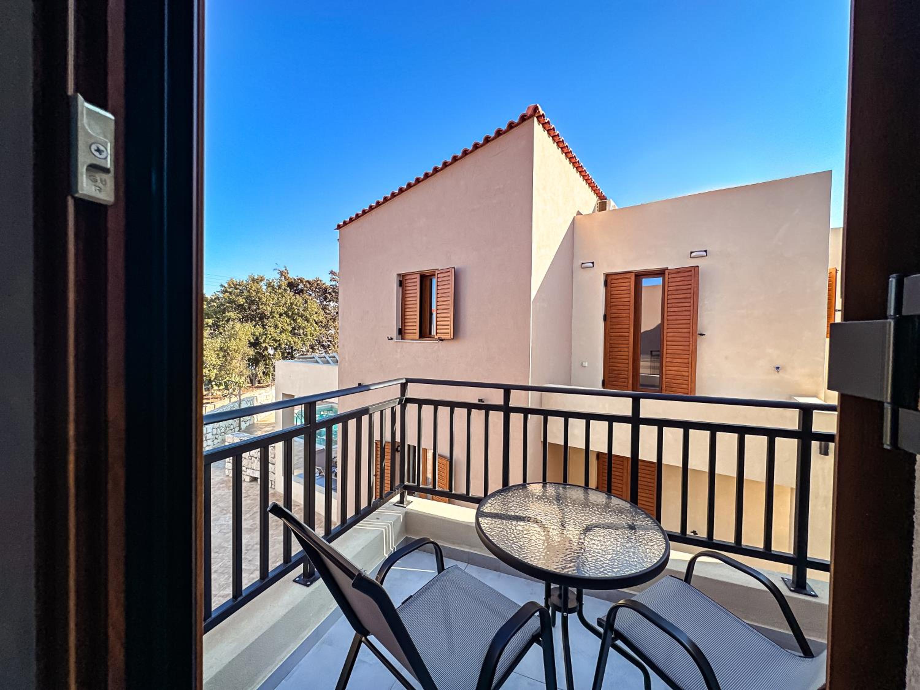 PROVILLAS - Ι, ΙΙ & ΙΙΙ - Luxury Villas with private pool near Retrymno