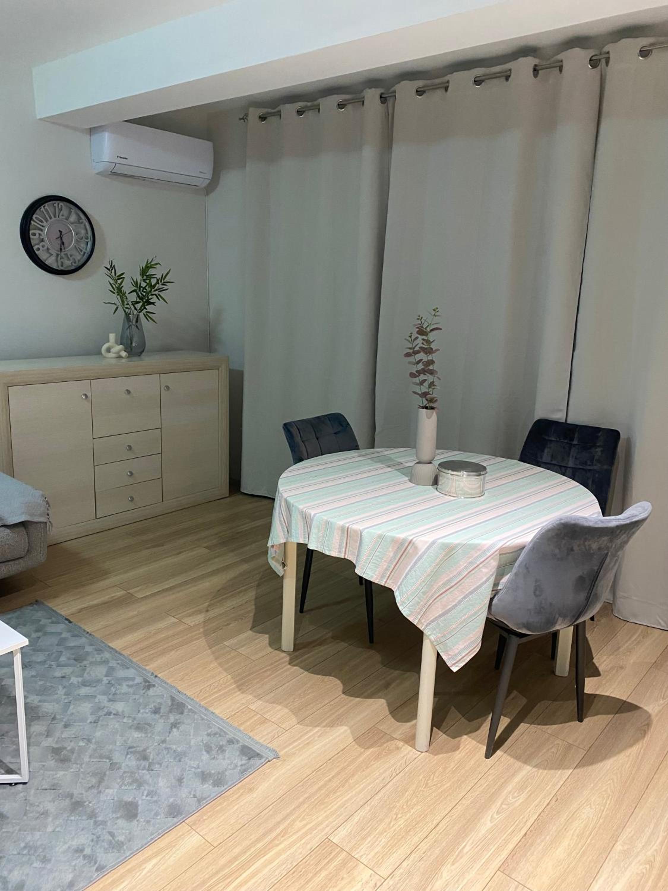 Deluxe Apartments