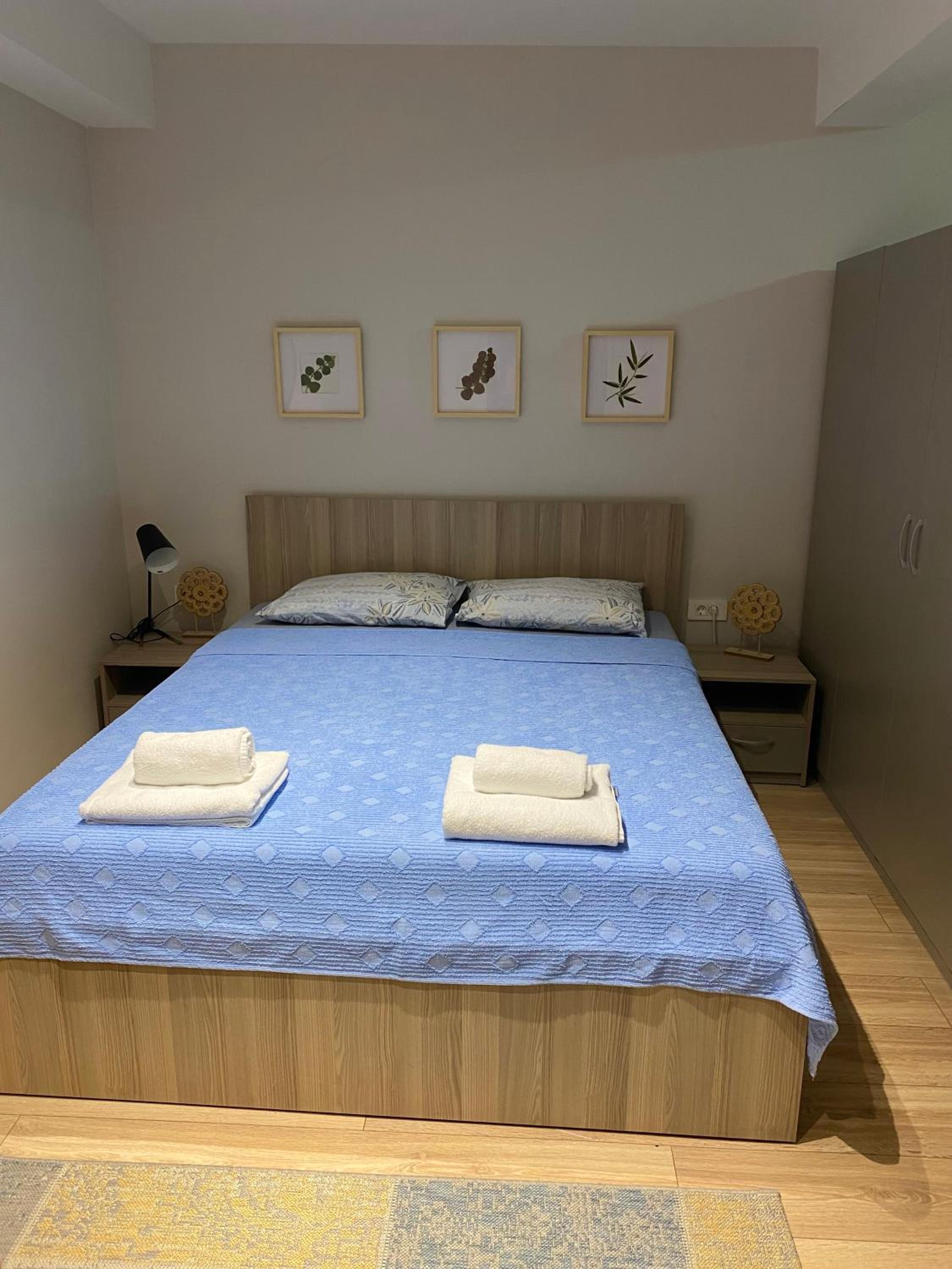 Deluxe Apartments