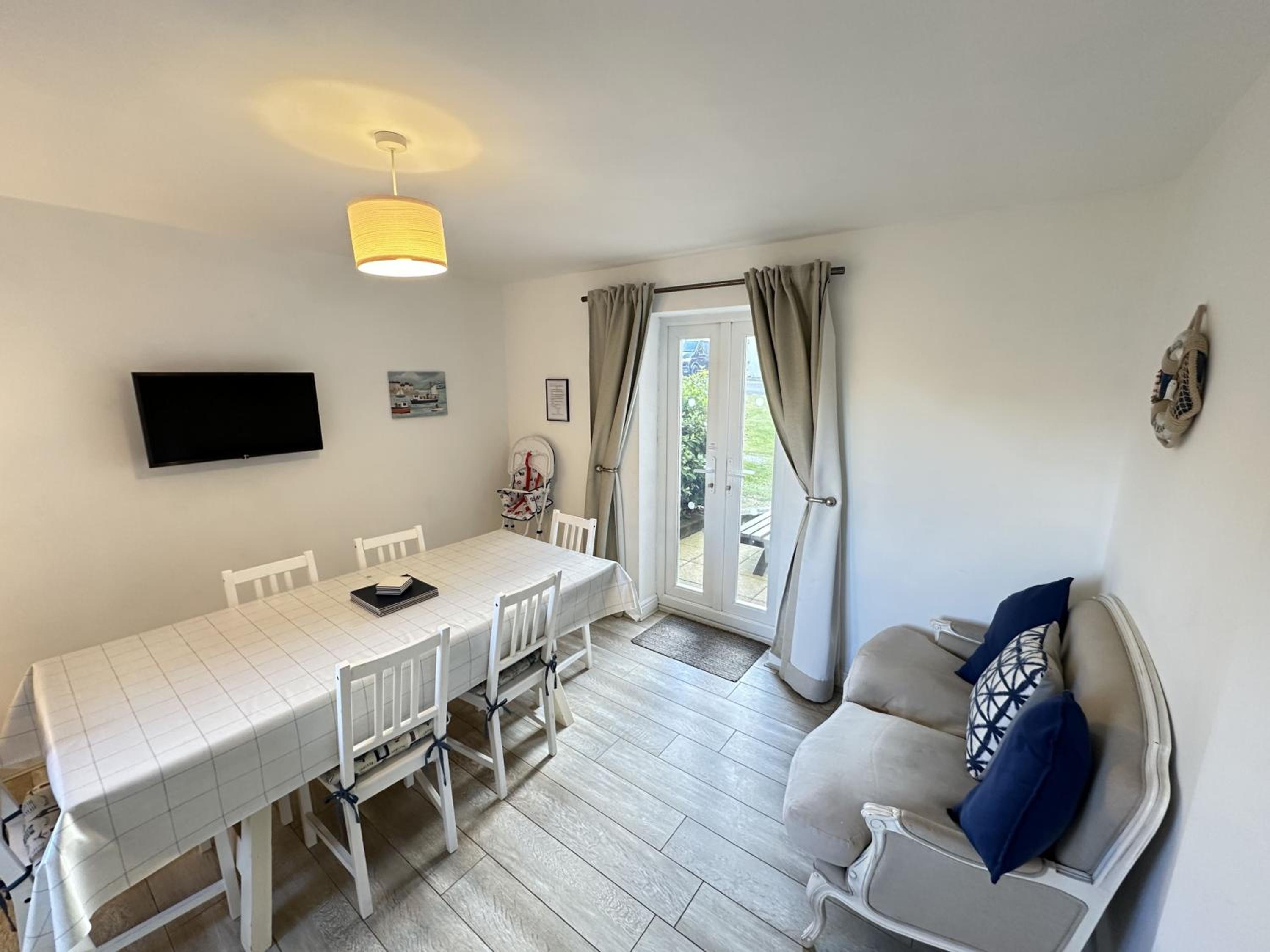Anchor Cottage - Part of the The Bay Filey Holiday Village with pool, gym and direct beach access, pub, restaurant, tennis and meadows walks