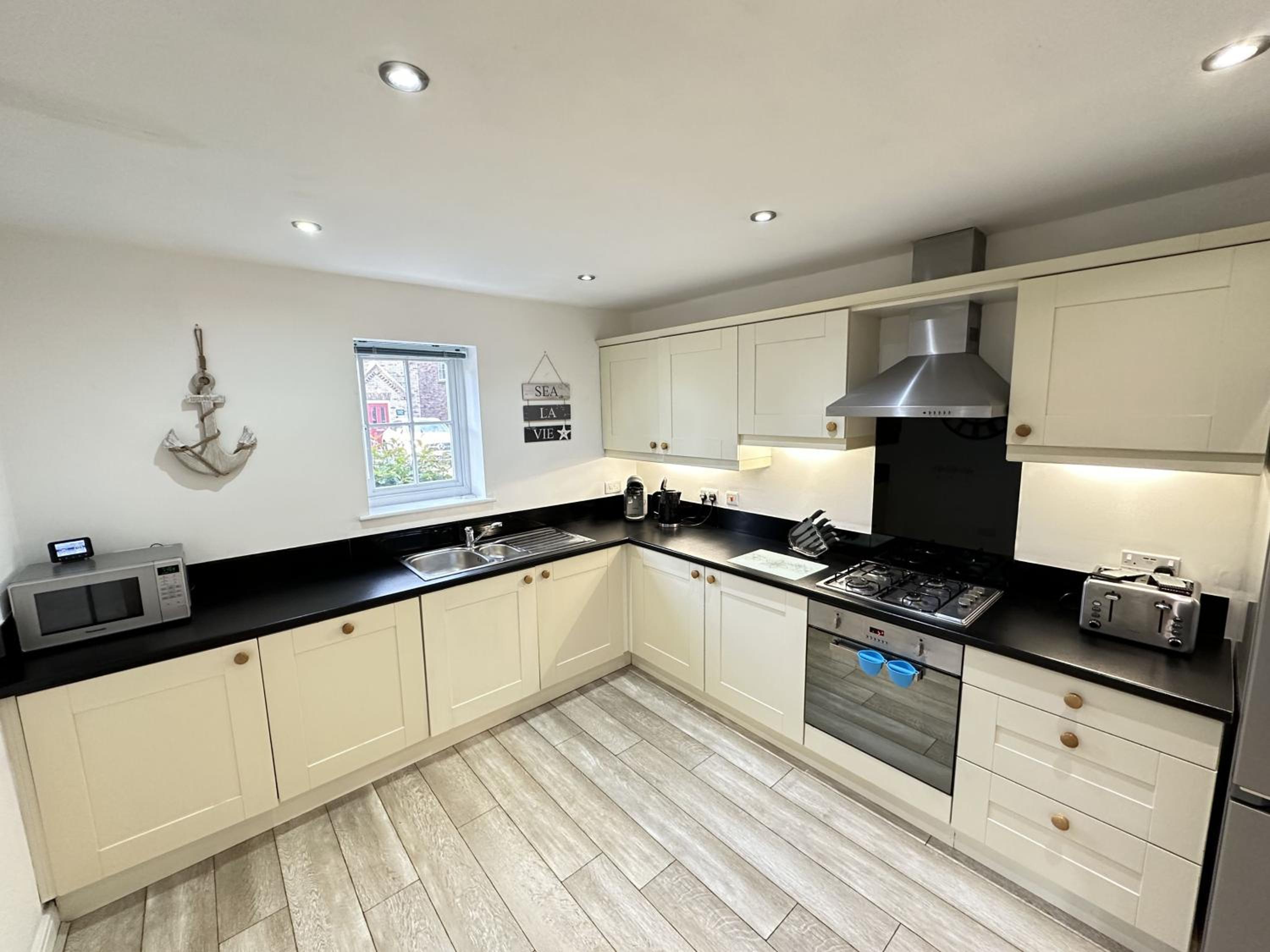 Anchor Cottage - Part of the The Bay Filey Holiday Village with pool, gym and direct beach access, pub, restaurant, tennis and meadows walks