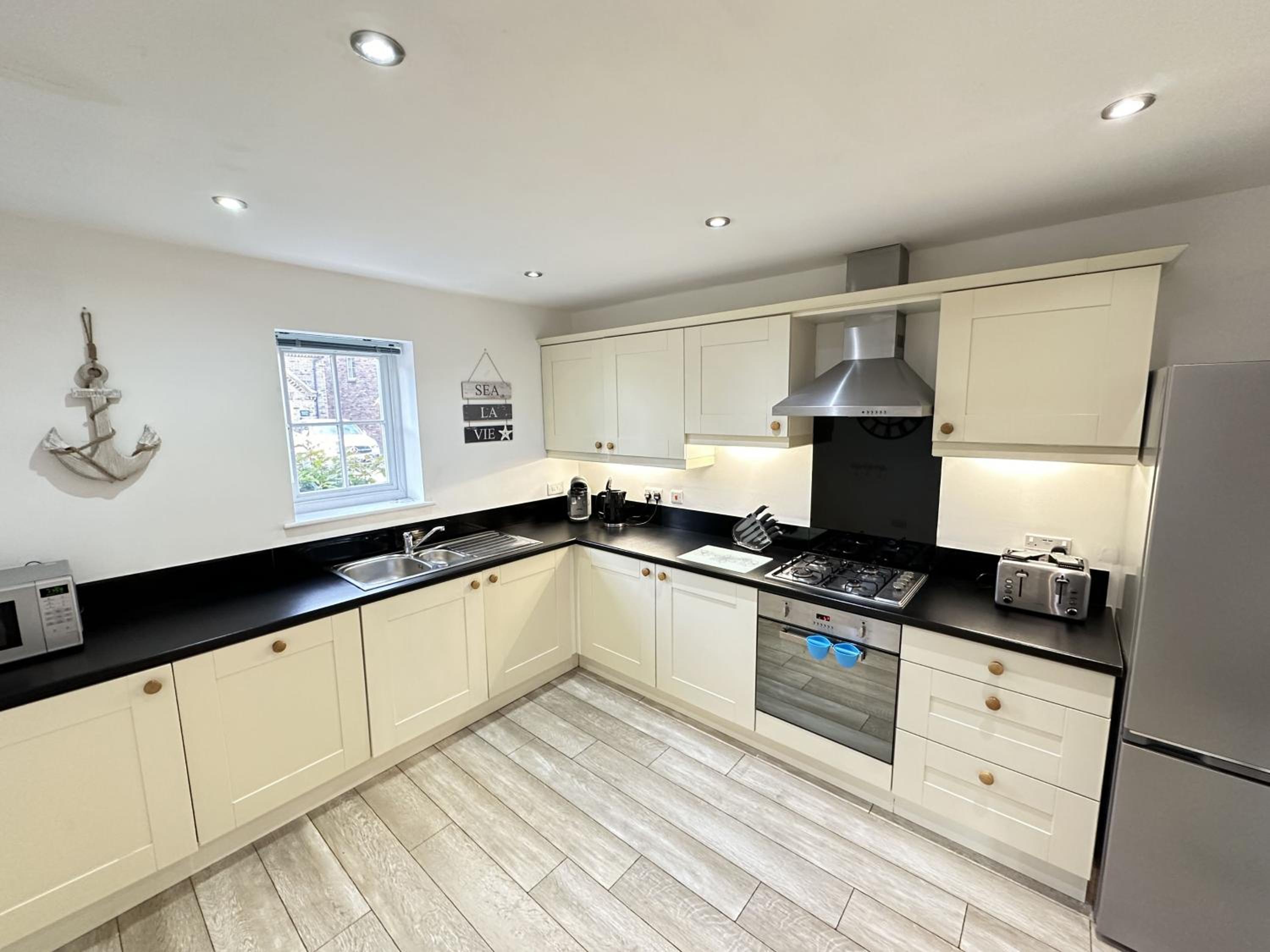 Anchor Cottage - Part of the The Bay Filey Holiday Village with pool, gym and direct beach access, pub, restaurant, tennis and meadows walks