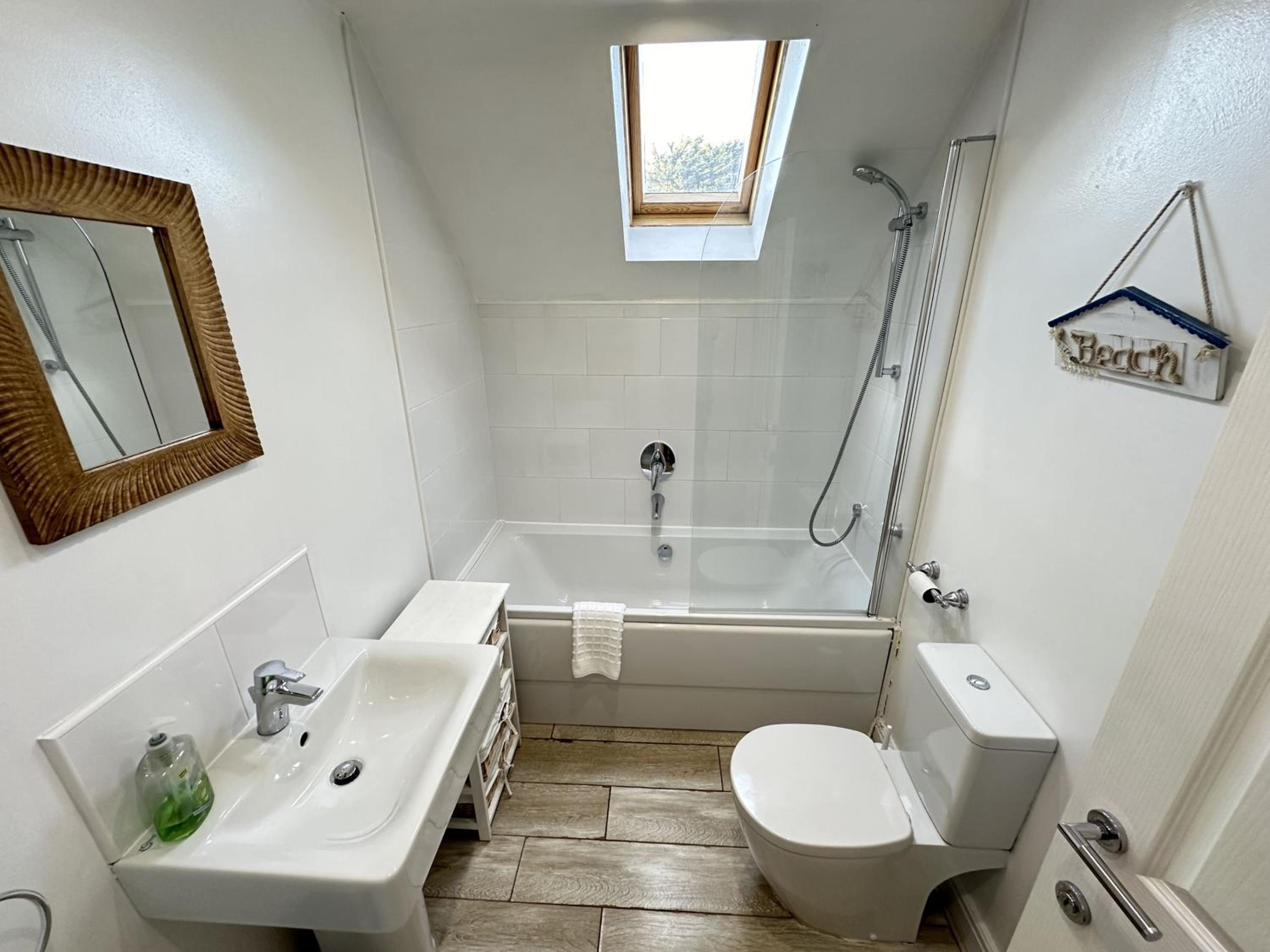Anchor Cottage - Part of the The Bay Filey Holiday Village with pool, gym and direct beach access, pub, restaurant, tennis and meadows walks