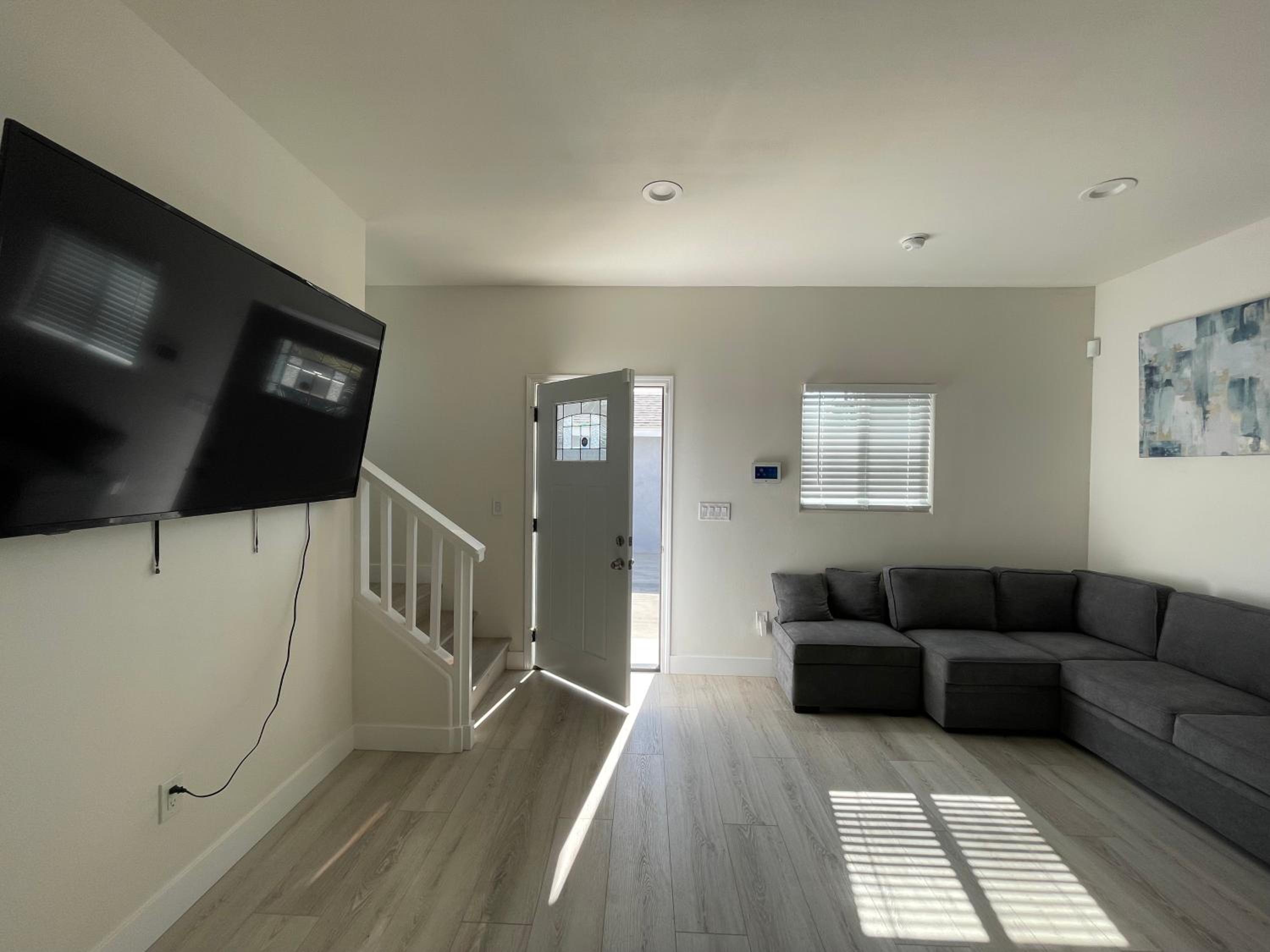 Orange County/Anaheim Vacations - New 2-story house 3 bedrooms 3 bathrooms in Anaheim near Disneyland - Property Image 20