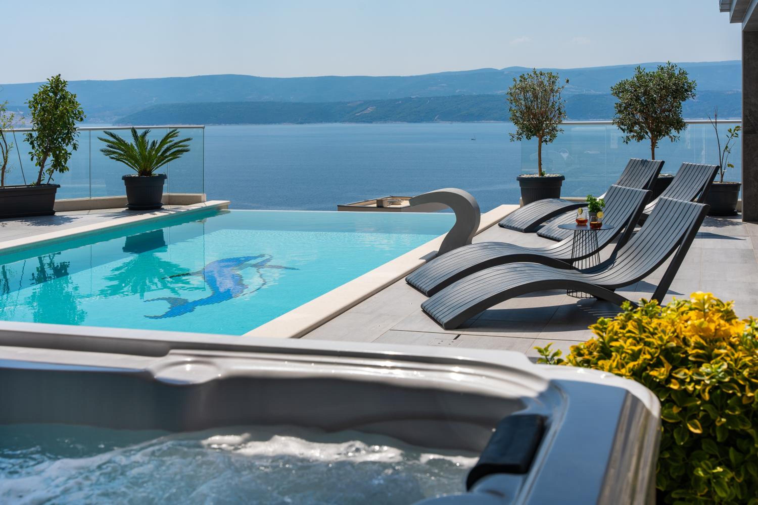 Luxury Villa POCRNJA -heated pool, sauna, jacuzzi, pool table view 4