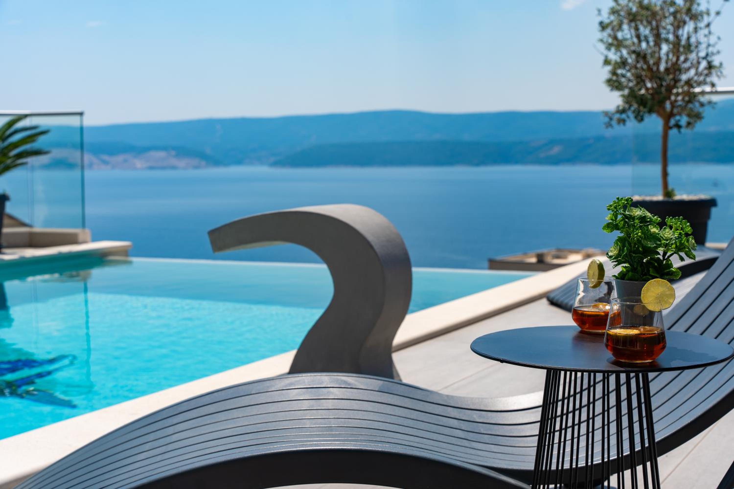 Luxury Villa POCRNJA -heated pool, sauna, jacuzzi, pool table view 2