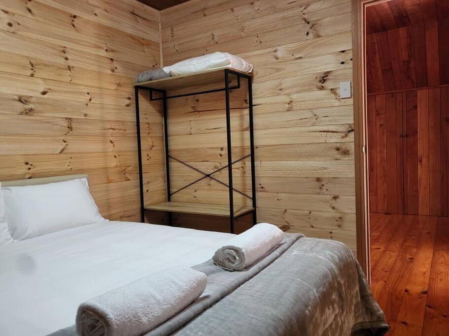 Mt Elephant Bush Retreat - Gray