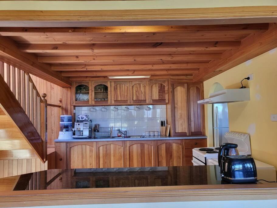 Mt Elephant Bush Retreat - Gray