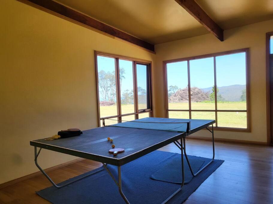 Mt Elephant Bush Retreat - Gray