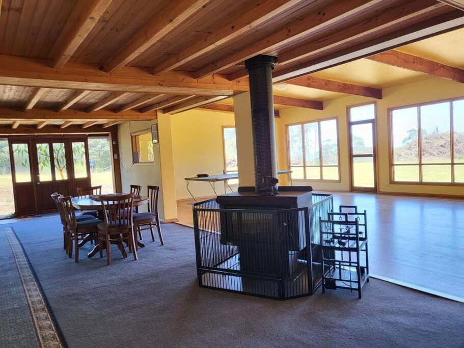 Mt Elephant Bush Retreat - Gray