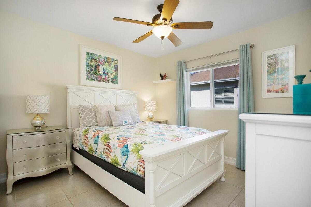 Boutique Bliss at Vanderbilt Beach Outdoor Gazebo, photo 14