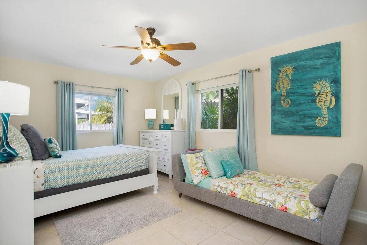 Boutique Bliss at Vanderbilt Beach Outdoor Gazebo, photo 38