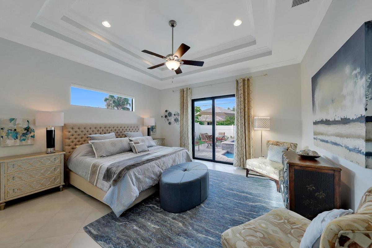Luxury Abounds at Vanderbilt Beach Pool & Spa view 5