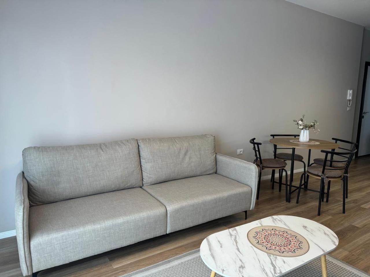 Olivia house photo 4