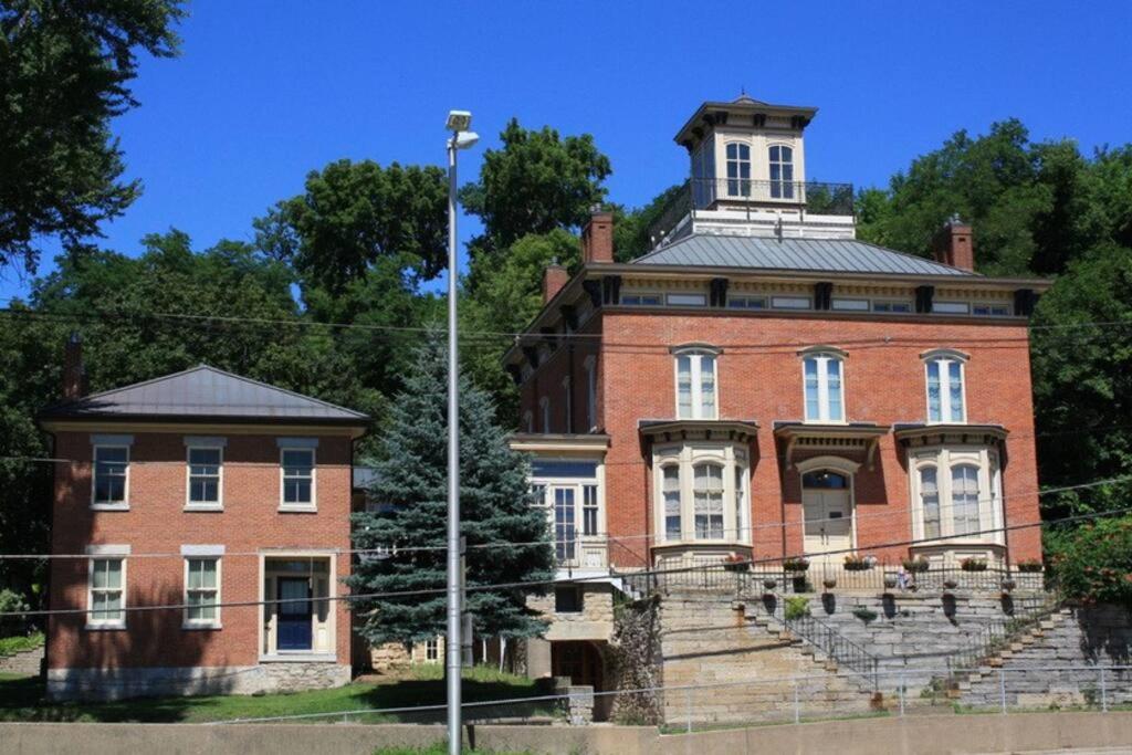 Captain Merry Mansion